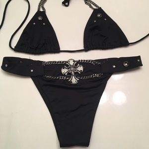 Beach Bunny Cross bikini